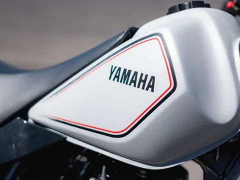 Yamaha chính thức ra mắt ‘huyền thoại côn tay’ 200cc mới chất hơn Honda Winner X và Exciter, giá mềm