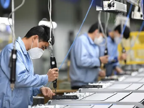 Hoàn thiện thể chế, chính sách cho người lao động, người có công 