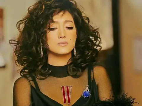 Củng Lợi không xinh đẹp nhất nhưng dù có chụp ảnh cùng ai cũng không thua! Cư dân mạng: Đẹp hơn cả Lâm Thanh Hà