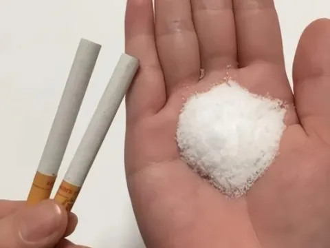 Bỏ thuốc lá và muối với nhau, nhiều người không hiểu công dụng của nó, bạn sẽ phải cảm ơn sau khi tìm hiểu