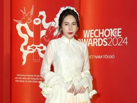 Hậu ồn ào trên thảm đỏ, ca sĩ Thủy Tiên lại tiếp tục gây thắc mắc ở sự kiện mới