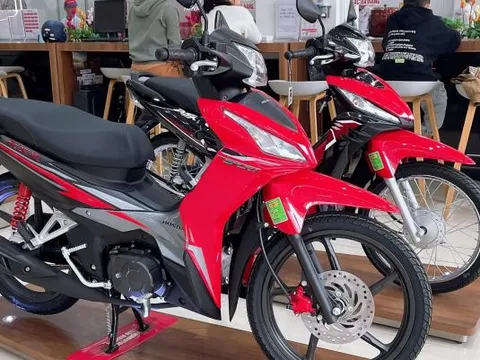 Giá xe Honda Wave RSX FI 2025 giữa tháng 1/2025 giảm sập sàn, rẻ lấn át cả Wave Alpha và Future