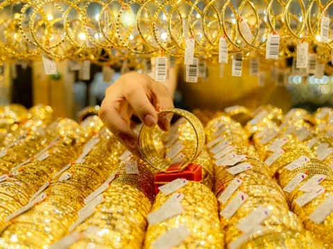 Giá vàng thế giới ngày 14/1/2025: Giảm 1% khi đồng USD tăng mạnh nhờ số liệu kinh tế Mỹ 