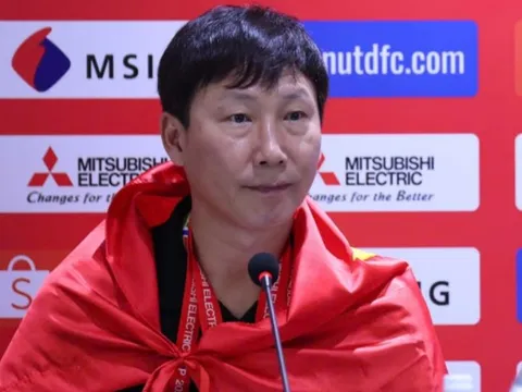HLV Kim Sang-sik ngỡ ngàng với 'đặc quyền' sau AFF Cup 2024, tiết lộ sự thật về ĐT Việt Nam
