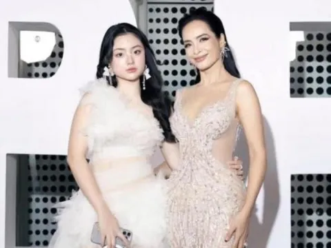 Con gái Thúy Hạnh ở tuổi 16: Xinh như Hoa hậu, ngoại hình miễn chê