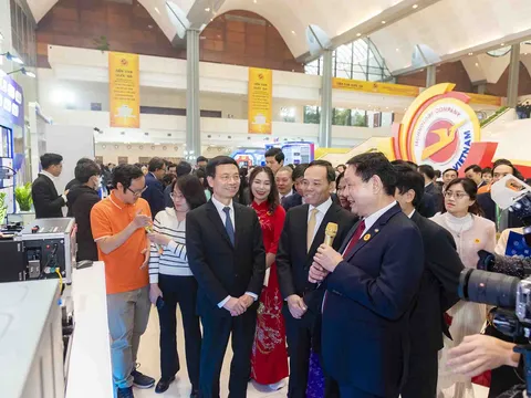 Làm chủ công nghệ số chiến lược để tiến vào kỷ nguyên vươn mình