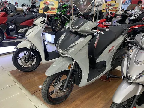 Giá xe Honda SH giữa tháng 1/2025 giảm 'thủng đáy': Khách Việt ùn ùn mua chơi Tết vì giá cực rẻ