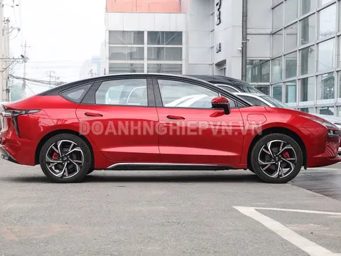 Xe sedan cùng phân khúc với Kia K3, công suất 231 mã lực, giá 425 triệu đồng