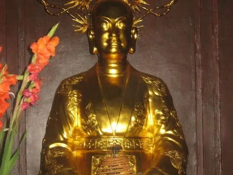 Vị quốc sư duy nhất ở Việt Nam được tôn làm thánh: Được vua ban quốc tính, chữa bệnh hóa hổ cho vua