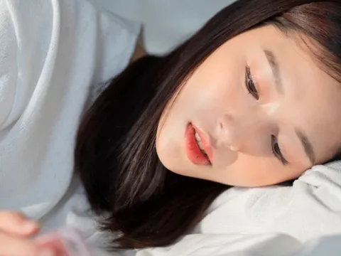 Chuyển tiền cho người yêu cũ của chồng đi 'phẫu thuật thẩm mỹ' nhân cách, tôi khiến cô ả bất ngờ tới mức khiếp vía