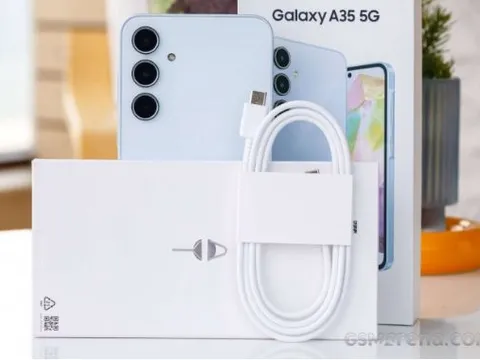 Galaxy A35 5G hạ giá cực mạnh, thay Galaxy A55 5G lên vua Android tầm trung, đe nẹt iPhone 16 Plus