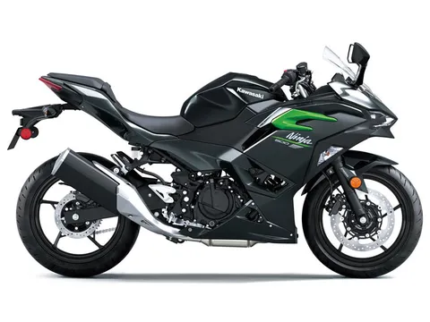 Kawasaki Ninja 500 2025 trình làng, giá gần 150 triệu đồng, cạnh tranh với Yamaha YZF-R3