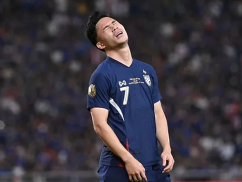 Supachok 'trả giá đắt' sau trận thua ĐT Việt Nam, ngôi sao ĐT Thái Lan mất giá khó tin vì 1 lý do