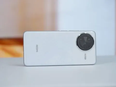 Redmi K80 Pro tại Việt Nam giá rẻ như bèo cận Tết, ngang iPhone 13 nhưng đè đầu cả Galaxy S24 Ultra