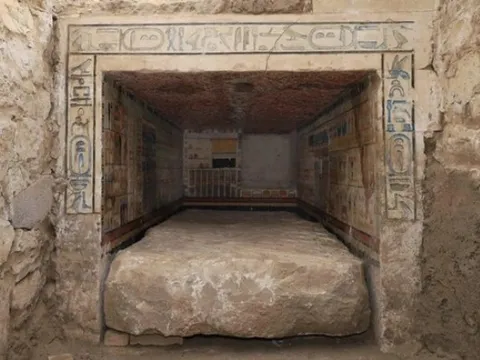 Chữ tượng hình nơi mộ phần 4.100 năm tiết lộ về "thần y Ai Cập"