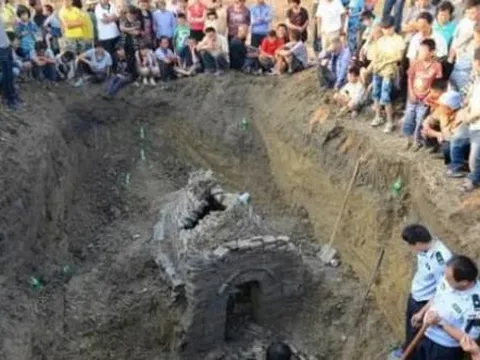 200 năm sau khi bị chôn nhầm vì ngất xỉu lúc sinh con, cảnh tượng bên trong quan tài của người phụ nữ khiến hậu thế bàng hoàng