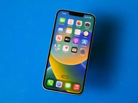 iPhone "tai thỏ" hoàn thiện nhất, dùng lành ít lỗi, rẻ hơn iPhone 16 tới 5 triệu đồng