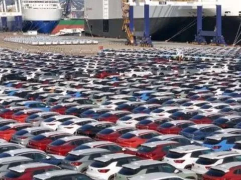 Không chỉ kiếm đậm nhờ doanh số xe điện tăng vọt, ít người biết Trung Quốc còn thu đậm bán xe cũ đến quốc gia này