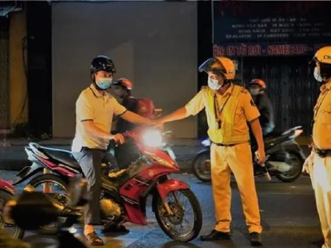 Không chấp hành yêu cầu kiểm tra nồng độ cồn của cảnh sát bị phạt bao nhiêu tiền theo quy định mới?