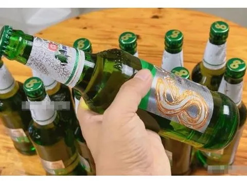 Bia không uống hết đừng vội bỏ đi, đổ bia lên tóc và xoa lên, có tác dụng rất tốt, bạn có thể thử ở nhà