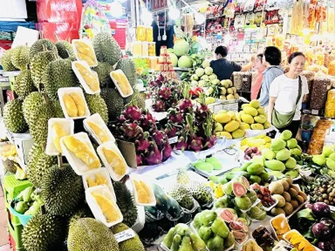 Sản phẩm phục vụ thị trường ngày ông Công, ông Táo ưa chuộng 'combo'