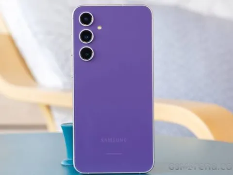 Đây là chiếc Galaxy S giá rẻ nhất Việt Nam hiện nay, thiết kế lẫn tính năng AI xịn không kém Galaxy S24, iPhone 16