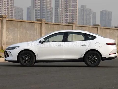 Hãng xe vừa vào Việt Nam giới thiệu sedan công suất 261 mã lực, nội thất tiện nghi, giá ngang Hyundai Grand i10