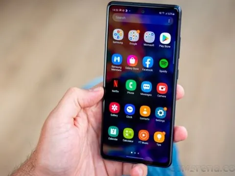 Galaxy S20 FE vẫn quý như vàng cận Tết 2025, trang bị áp chế iPhone 16 giá rẻ như rau từ 4 triệu