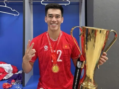 Tạo ra cơn sốt trên MXH, trụ cột ĐT Việt Nam nói điều bất ngờ với người hâm mộ