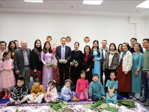 Người Việt tại Anh rộn ràng đón Tết Nguyên đán