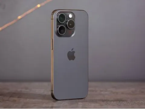 Dân tình đổ xô đi mua iPhone 15 Pro, rẻ như bèo cận Tết, trang bị kém iPhone 16 Pro Max rất ít