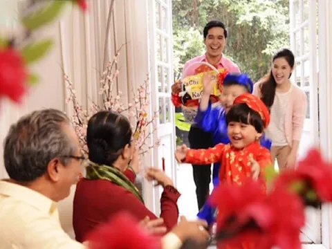 Đi xông đất đầu năm 2025 cần mang gì?