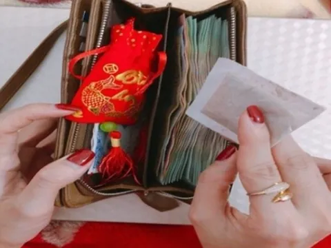 Mùng 2 Tết: Mở ví theo 3 cách này, cả năm tiền bạc rủng rỉnh!