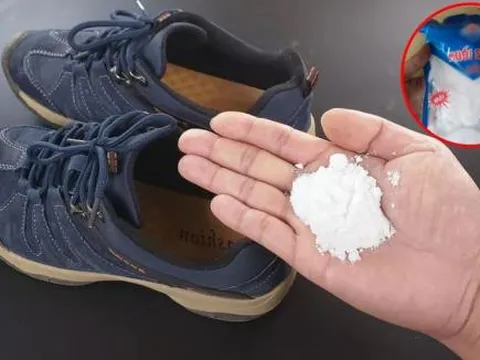 Trước khi đi ngủ, bỏ một nắm muối vào đôi giày của bạn, sẽ giúp giải quyết những vấn đề khó nói của cả nam và nữ