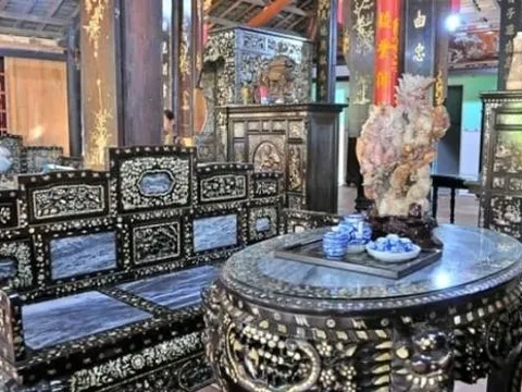 Chiếc giường gỗ quý hiếm nhất miền Tây: Chạm trổ tinh xảo, trả 3 tỷ đồng vẫn không bán