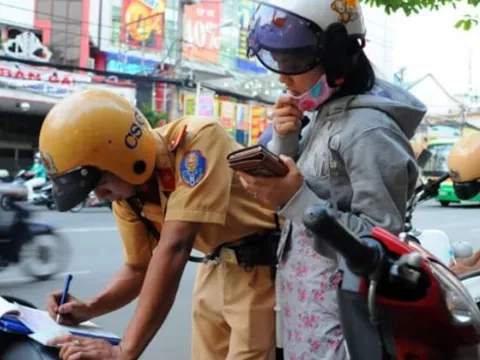 Thực hư về việc mua xe cũ không sang tên sẽ bị thu hồi đăng ký xe