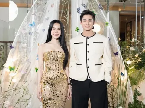 Rần rần khoảnh khắc Diệp Lâm Anh du xuân đầu năm cùng bạn trai tin đồn kém 11 tuổi