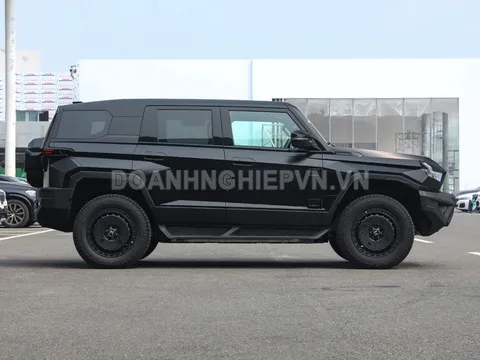 SUV địa hình ‘chất’ hơn Mercedes-Benz G63, công suất 1.088 mã lực, giá gần 2,1 tỷ đồng