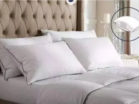 Vì sao khách sạn luôn luôn có 4 gối? Chuyên gia 'vạch trần' sai lầm tai hại khi sử dụng