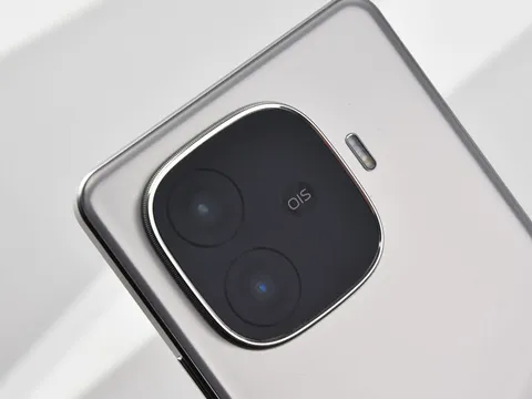 Smartphone cấu hình ‘siêu khủng’, pin 6.400mAh, sạc 80W, giá 7,5 triệu đồng