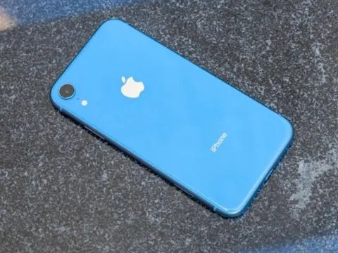 iPhone XR vẫn là mẫu máy ngon bổ rẻ, thiết kế mẫu mực của iPhone SE 4, vẫn đủ mạnh cho iOS mới