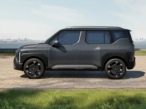 SUV cỡ nhỏ Kia Syros 2025 chốt giá gần 250 triệu đồng
