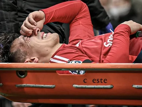 Lisandro Martinez chấn thương nặng, Man United chiêu mộ trung vệ thần đồng cả châu Âu săn đón?