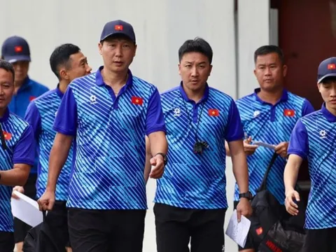 Trợ lý HLV Kim Sang-sik chính thức chia tay ĐT Việt Nam, VFF lập tức chốt người thay thế