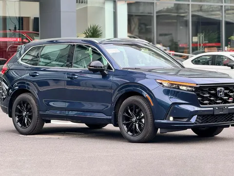 Sau Tết, Honda CR-V giảm giá hơn 130 triệu đồng tại Việt Nam, ‘quyết đấu’ với Mazda CX-5