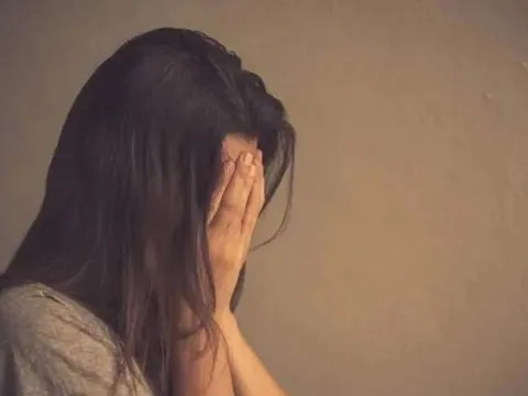 Một người phụ nữ đã ly hôn và hối hận đưa lời khuyên: Loại hành vi này của người vợ thực sự đang hủy hoại chồng