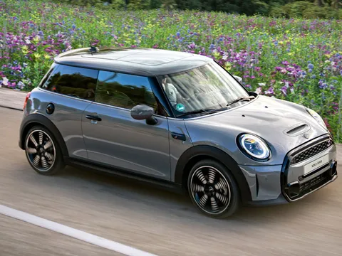 Bảng giá xe MINI tháng 2/2025: Ưu đãi 130 triệu đồng