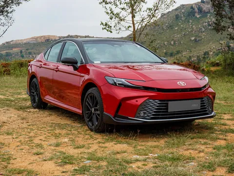 Top 10 xe hơi cỡ trung bán chạy nhất thế giới: Toyota Camry thống trị