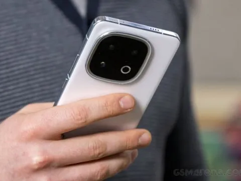 iQOO 13 giảm thủng đáy sau Tết vua chip rồng nay rẻ chỉ bằng nửa Galaxy S24 Ultra, iPhone 16 Pro Max