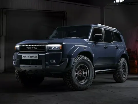 Cận cảnh Toyota Land Cruiser Prado độ thân rộng